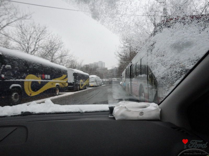早上冒雪出发