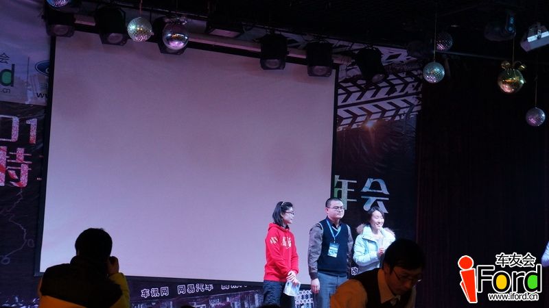 齱6