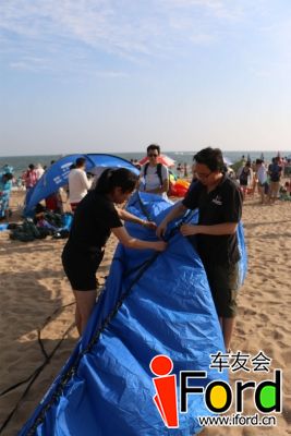 16大家齐动手.JPG