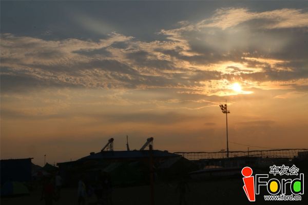 41夕阳西下，收拾东西回去吃饭.JPG