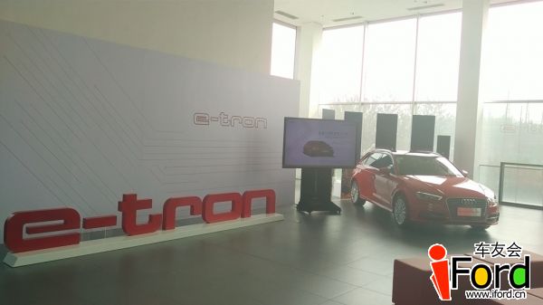 µA3 Sportback e-tron08.jpg