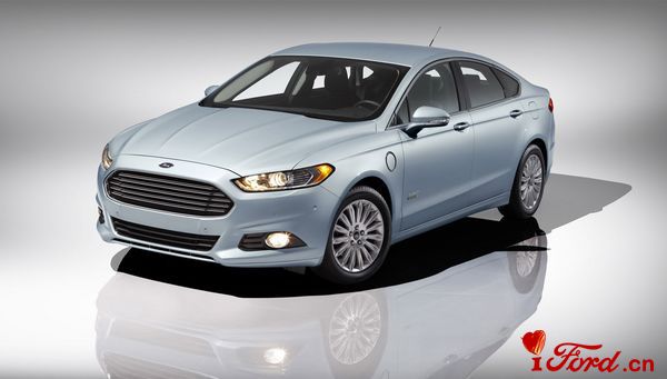 1781501_00-2013-ford-fusion-energi_thumb.jpg