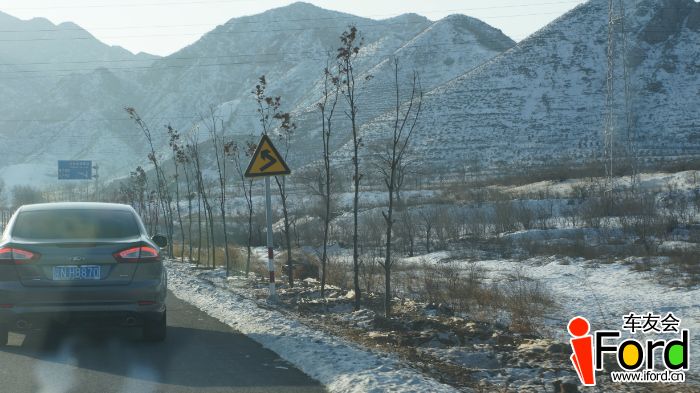 什么叫皑皑白雪