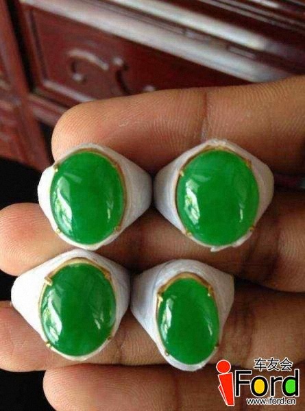 Ľ