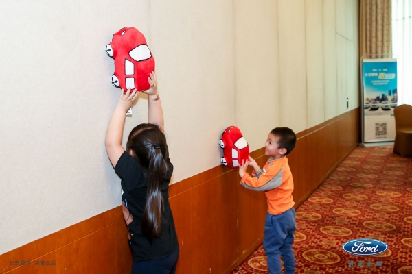 vbox7101_B85W0005_103719_small.jpg
