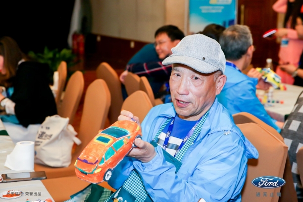 vbox7101_B85W0067_110514_small.jpg