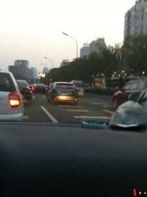 通缉1977  新街口桥西  20120908  福克斯 灰